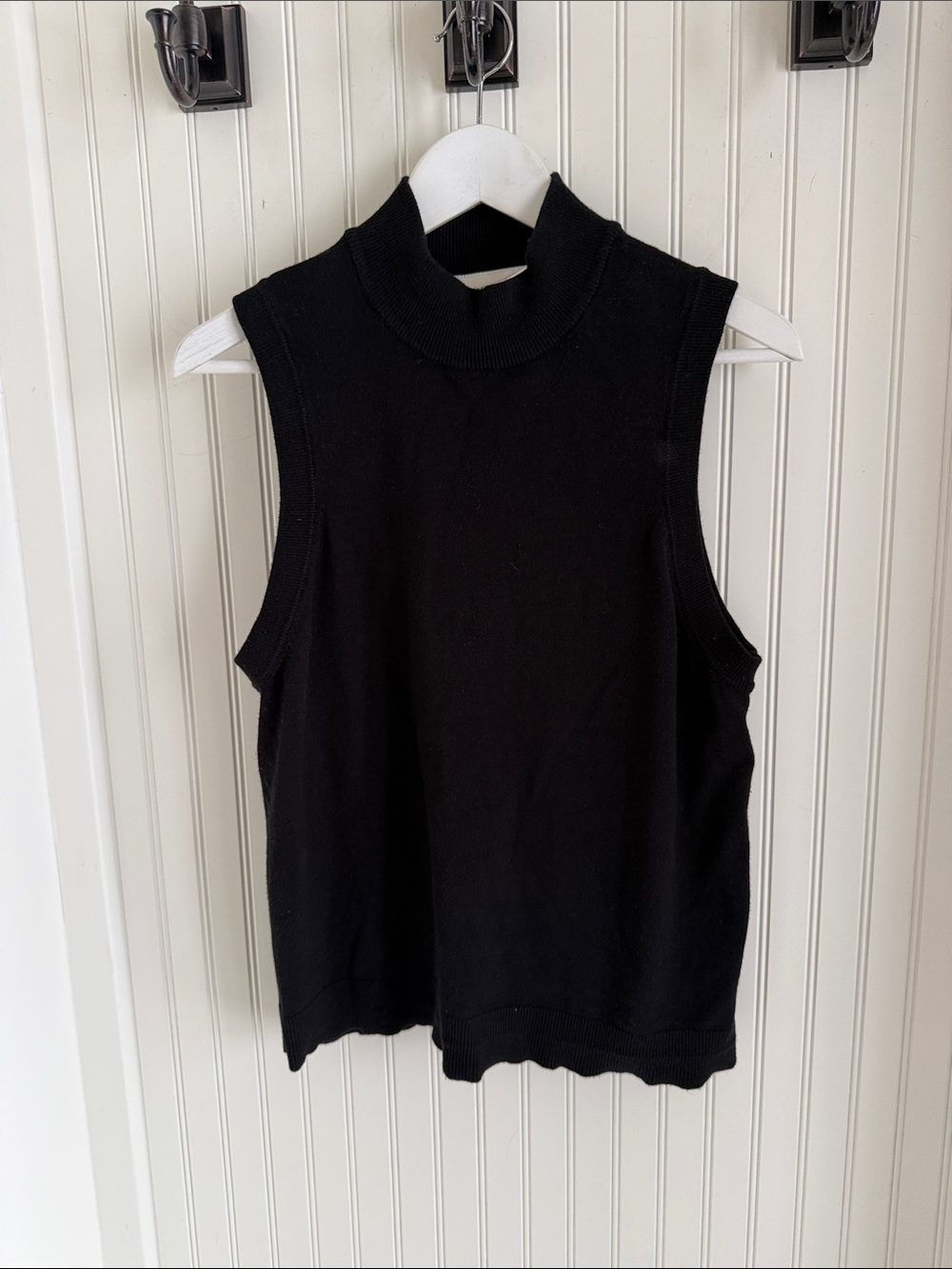 Cream Clothing Black Mockneck Sleeveless knit top - Picture 2 of 9